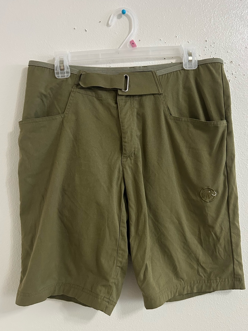 Mammut green shorts with  belt shorts